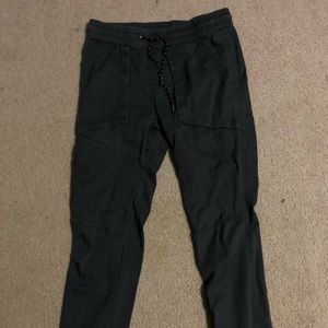 Dark grey men’s joggers - medium